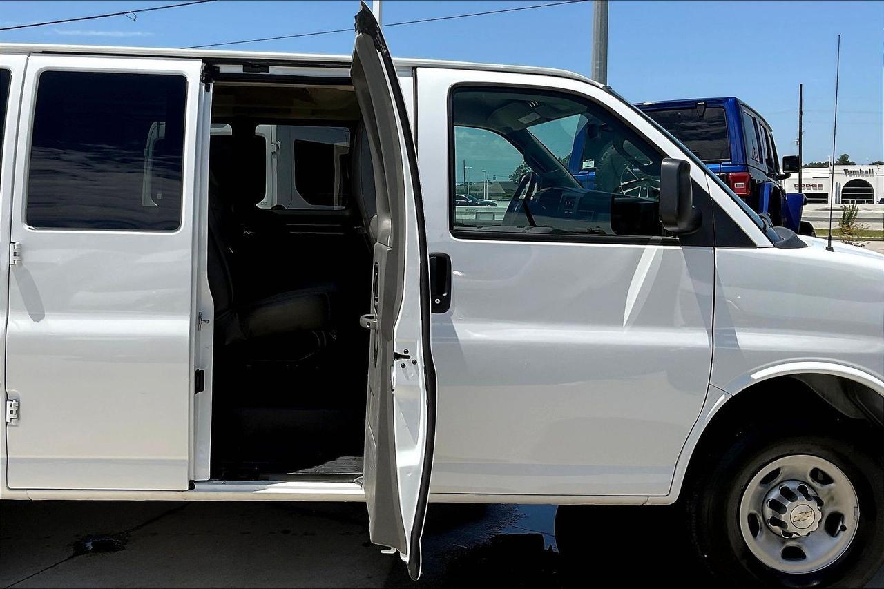 2021 CHEVROLET EXPRESS G2500 LS Houston TX
