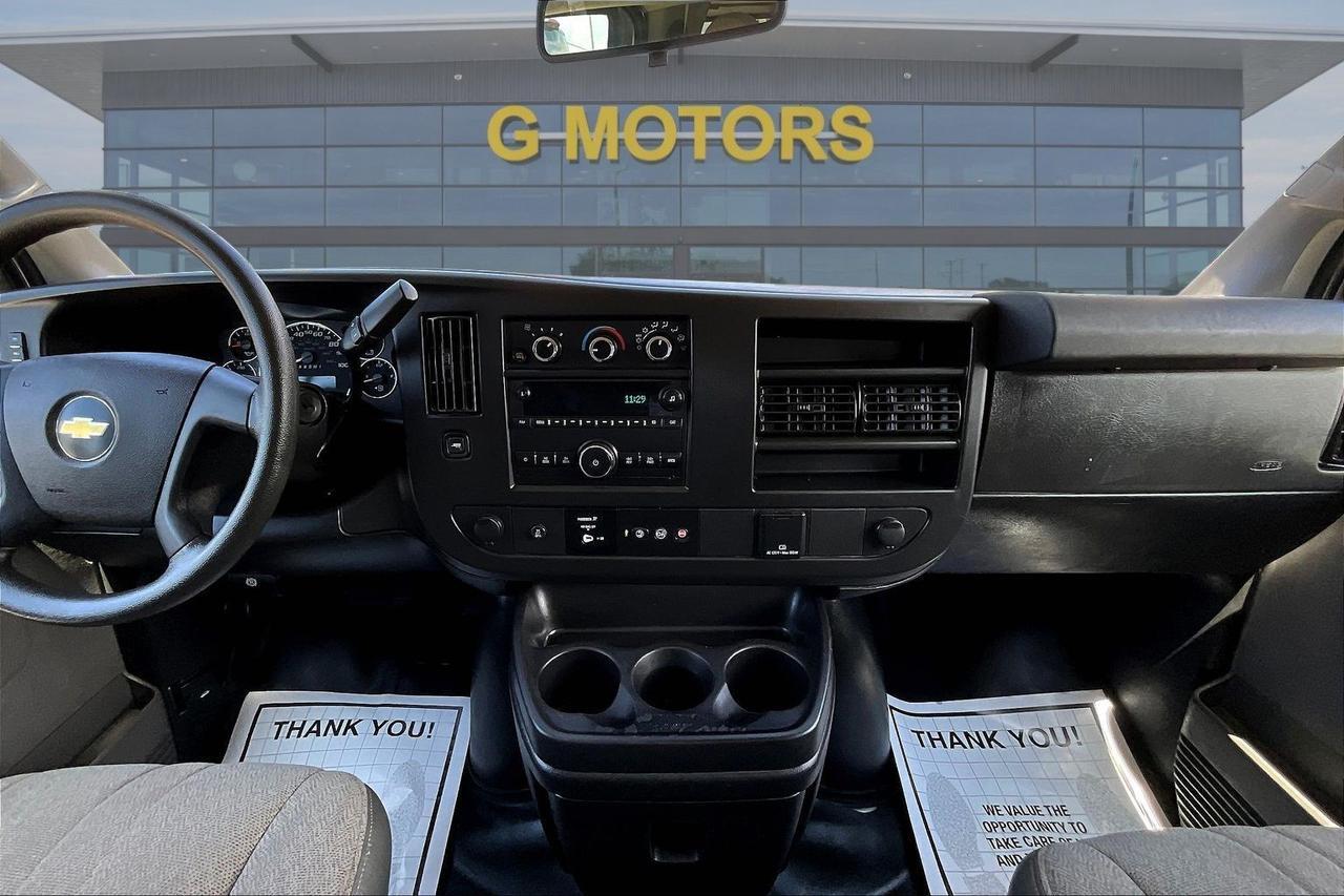 View vehicle photo 7
