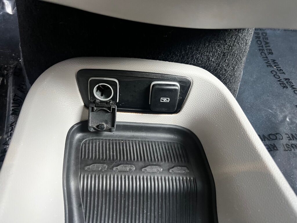 2021 CHRYSLER VOYAGER LXI Des Moines WA