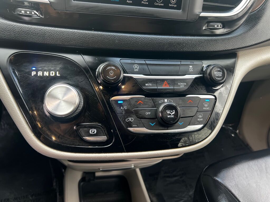 2021 CHRYSLER VOYAGER LXI Des Moines WA