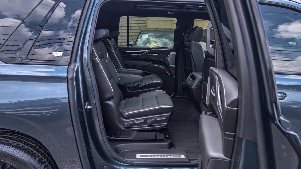 2021 Cadillac Escalade ESV 600 Sport 4WD Tallmadge OH