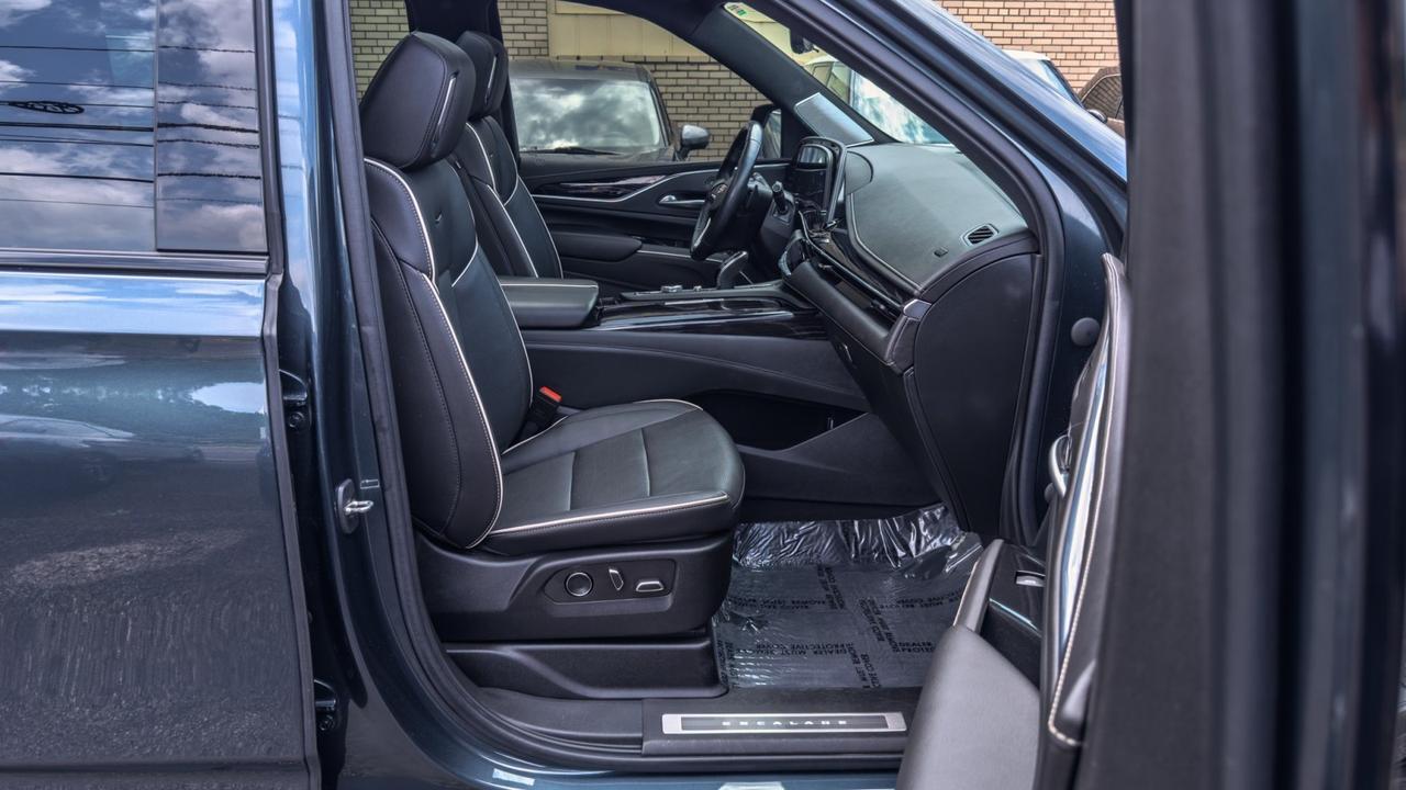 2021 Cadillac Escalade ESV 600 Sport 4WD Tallmadge OH