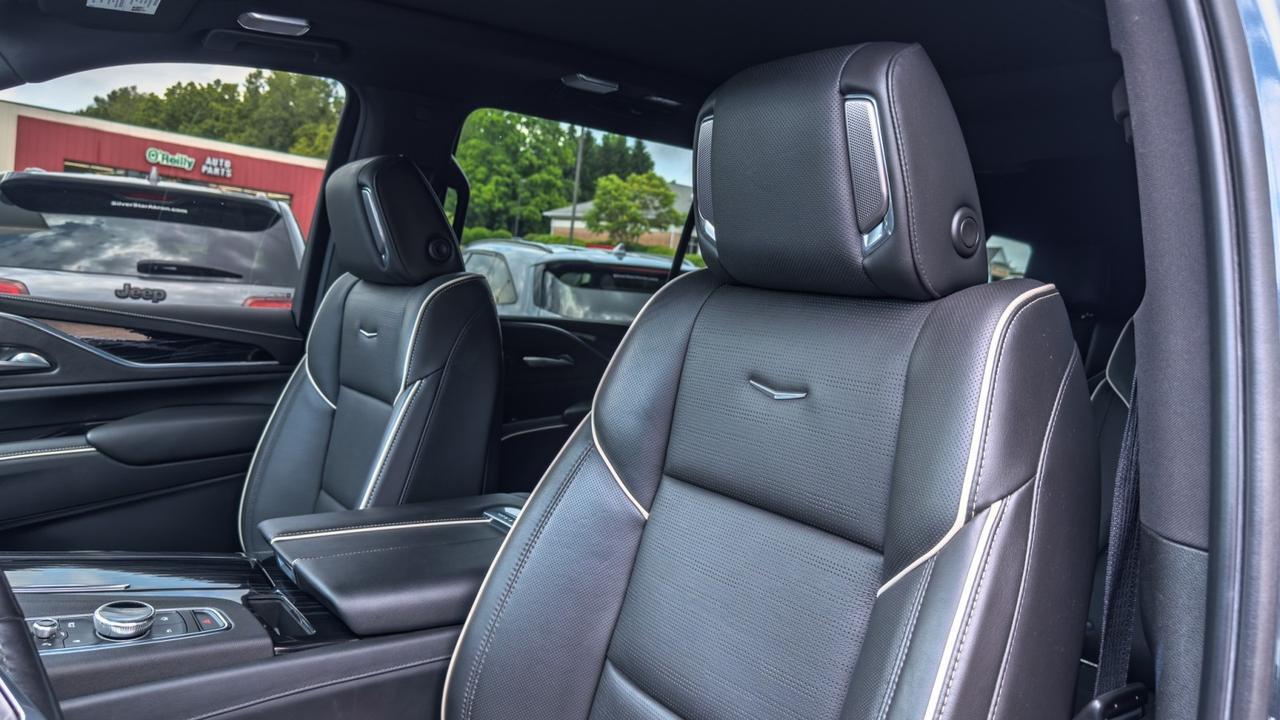 2021 Cadillac Escalade ESV 600 Sport 4WD Tallmadge OH