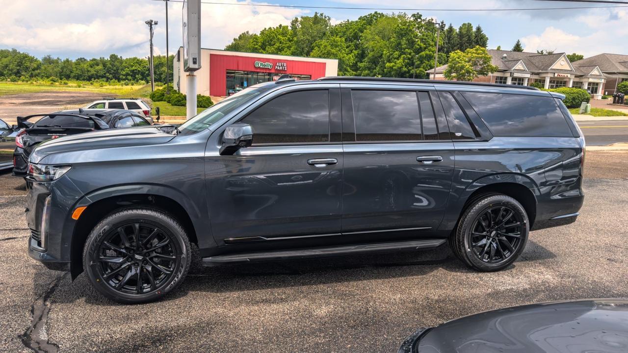 2021 Cadillac Escalade ESV 600 Sport 4WD Tallmadge OH