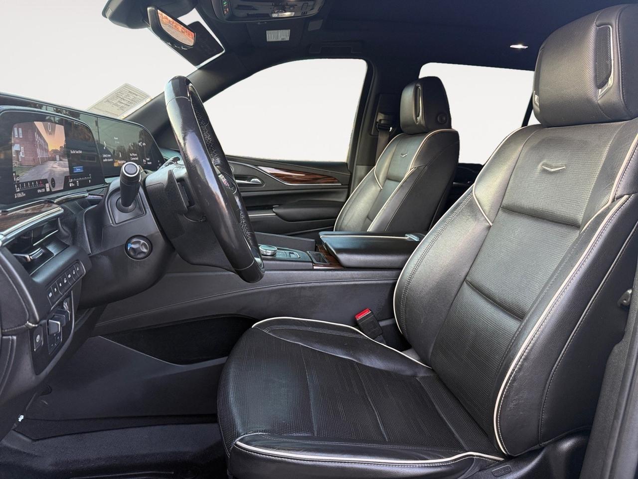 2021 Cadillac Escalade Premium Luxury, HEATED AND VENTILATED SEATS, HEATED 2ND ROW, POWERED 3RD ROW, MOONROOF, APPLE CARPLAY/ANDROID AUTO, NAVIGATION, BACKUP CAMERA, HEATED STEERING WHEEL, REMOTE START, WIRELESS CHARGING PAD, POWER LIFTGATE, THIS IS A GREAT FAMILY VEHICLE