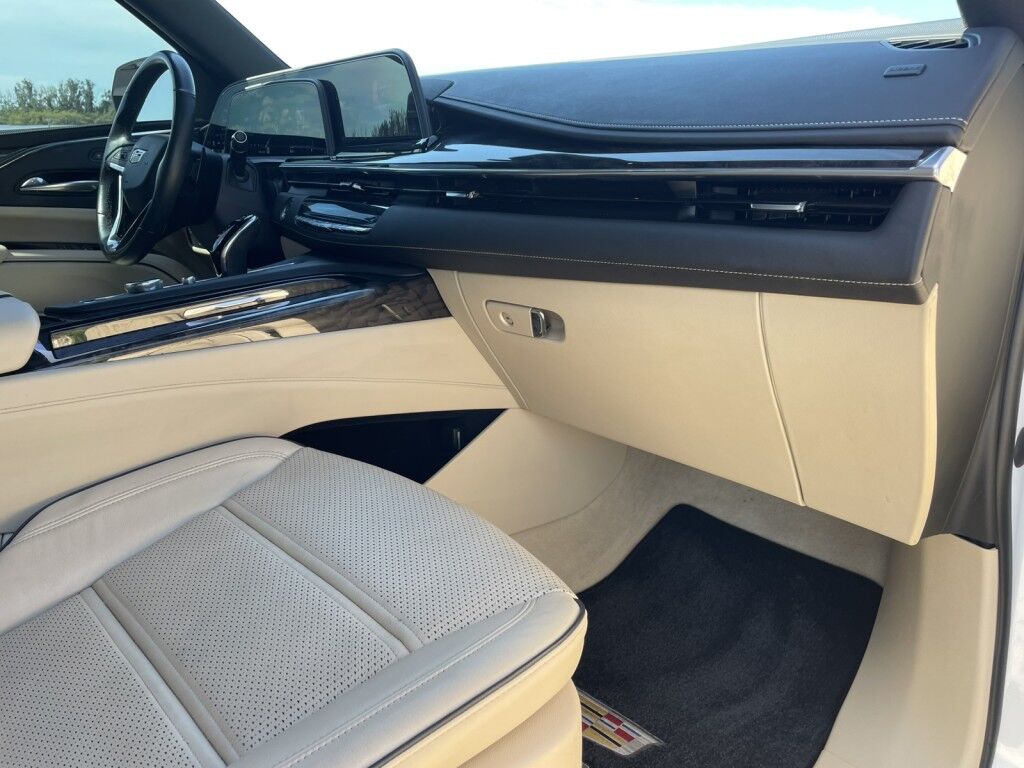 2021 Cadillac Escalade Premium Luxury~ADAPTIVE CRUISE CONTROL~CAMERA SYSTEM~CHROME ROOF RAILS~CRUISE CONTROL~DRIVER ASSISTANCE PACKAGE~HEATED SEATS~KEYLESS ENTRY~PREMIUM SOUND SYSTEM~RUNNING BOARDS~VIDEO MONITOR Sarasota FL