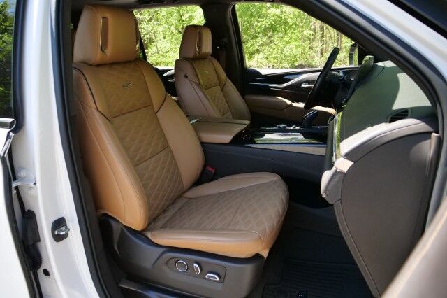 2021 Cadillac Escalade Sport / 4WD / Driver Assist PKG / DIESEL / Super Cruise! High Point NC