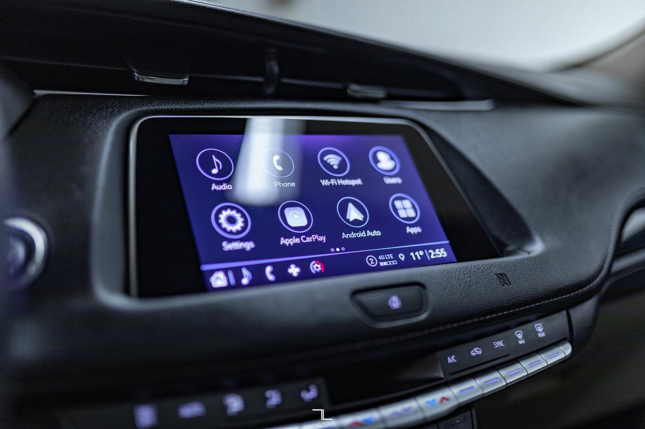 2021 Cadillac XT4 AWD Premium Luxury Leather Roof BCam Red Deer AB