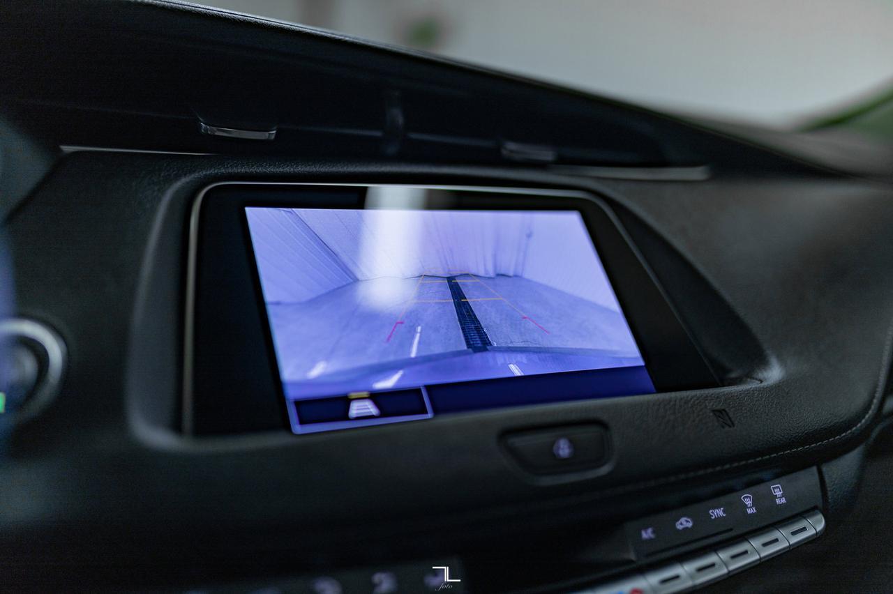 2021 Cadillac XT4 AWD Premium Luxury Leather Roof BCam Red Deer AB