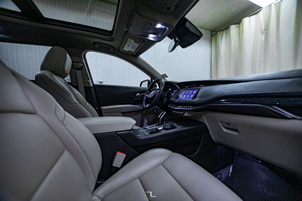 2021 Cadillac XT4 AWD Premium Luxury Leather Roof BCam Red Deer AB