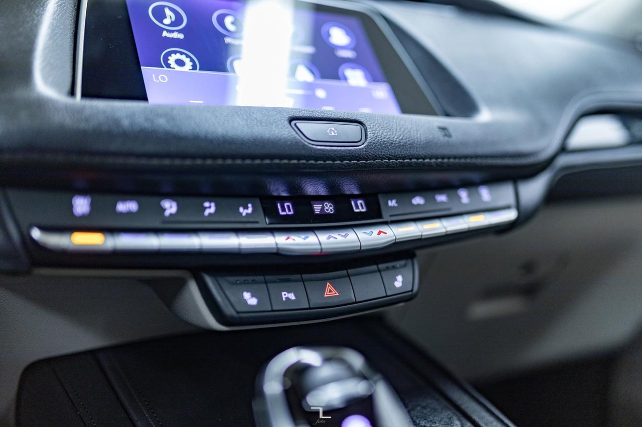 2021 Cadillac XT4 AWD Premium Luxury Leather Roof BCam Red Deer AB