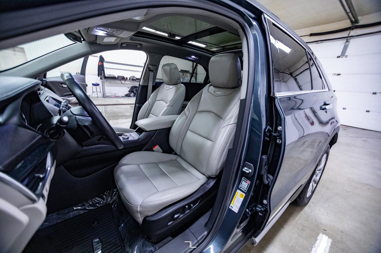 2021 Cadillac XT4 AWD Premium Luxury Leather Roof BCam Red Deer AB