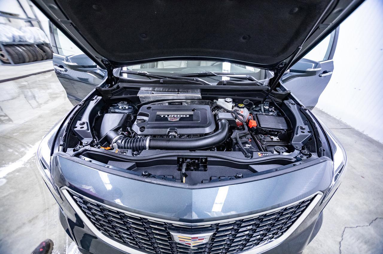 2021 Cadillac XT4 AWD Premium Luxury Leather Roof BCam Red Deer AB