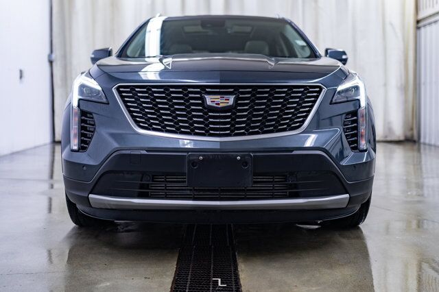 2021 Cadillac XT4 AWD Premium Luxury Leather Roof BCam Red Deer AB