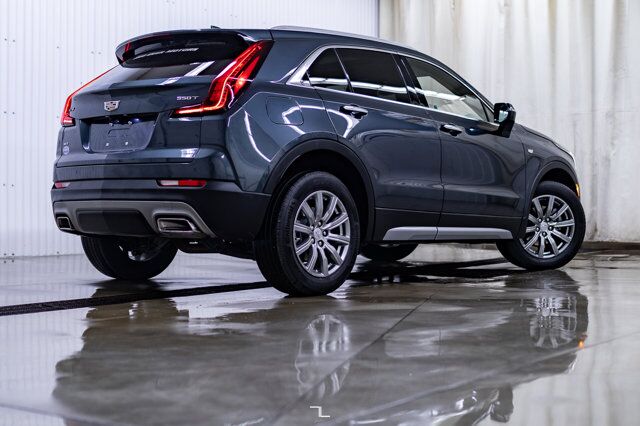 2021 Cadillac XT4 AWD Premium Luxury Leather Roof BCam Red Deer AB