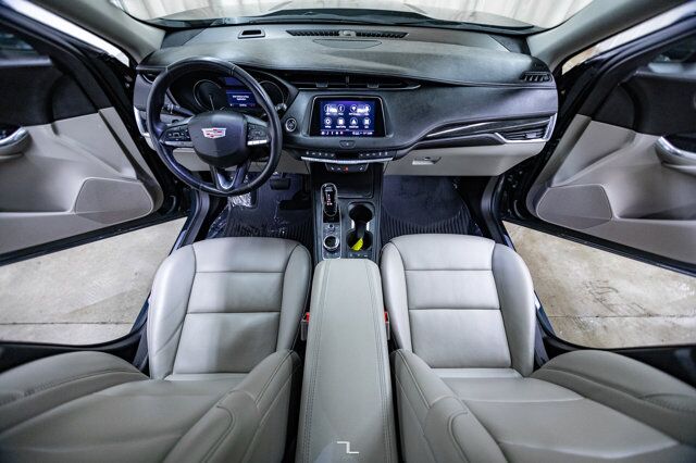 2021 Cadillac XT4 AWD Premium Luxury Leather Roof BCam Red Deer AB