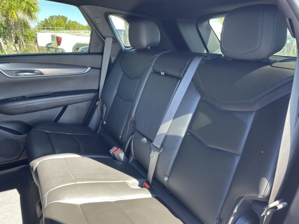 2021 Cadillac XT5 FWD Luxury~AUTO START/STOP~BLIND SPOT WARNING~DRIVER ASSISTANCE PACKAGE~KEYLESS ENTRY~PREMIUM SOUND SYSTEM Sarasota FL