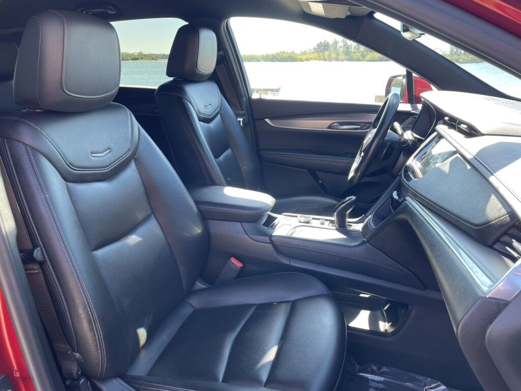 2021 Cadillac XT5 FWD Luxury~AUTO START/STOP~BLIND SPOT WARNING~DRIVER ASSISTANCE PACKAGE~KEYLESS ENTRY~PREMIUM SOUND SYSTEM Sarasota FL