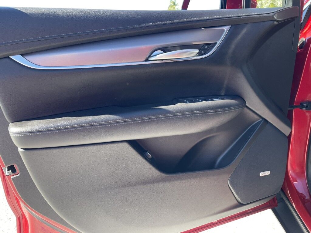 2021 Cadillac XT5 FWD Luxury~AUTO START/STOP~BLIND SPOT WARNING~DRIVER ASSISTANCE PACKAGE~KEYLESS ENTRY~PREMIUM SOUND SYSTEM Sarasota FL