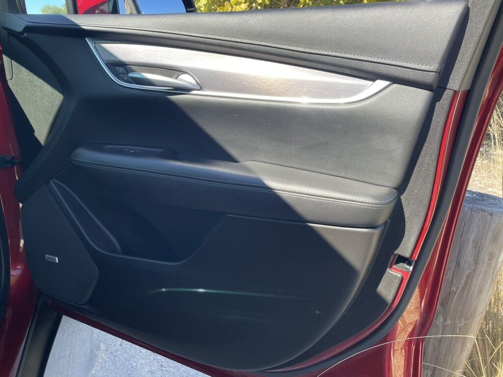 2021 Cadillac XT5 FWD Luxury~AUTO START/STOP~BLIND SPOT WARNING~DRIVER ASSISTANCE PACKAGE~KEYLESS ENTRY~PREMIUM SOUND SYSTEM Sarasota FL