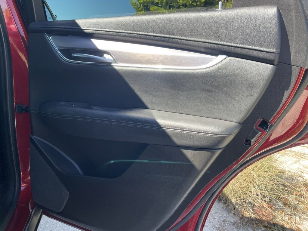 2021 Cadillac XT5 FWD Luxury~AUTO START/STOP~BLIND SPOT WARNING~DRIVER ASSISTANCE PACKAGE~KEYLESS ENTRY~PREMIUM SOUND SYSTEM Sarasota FL