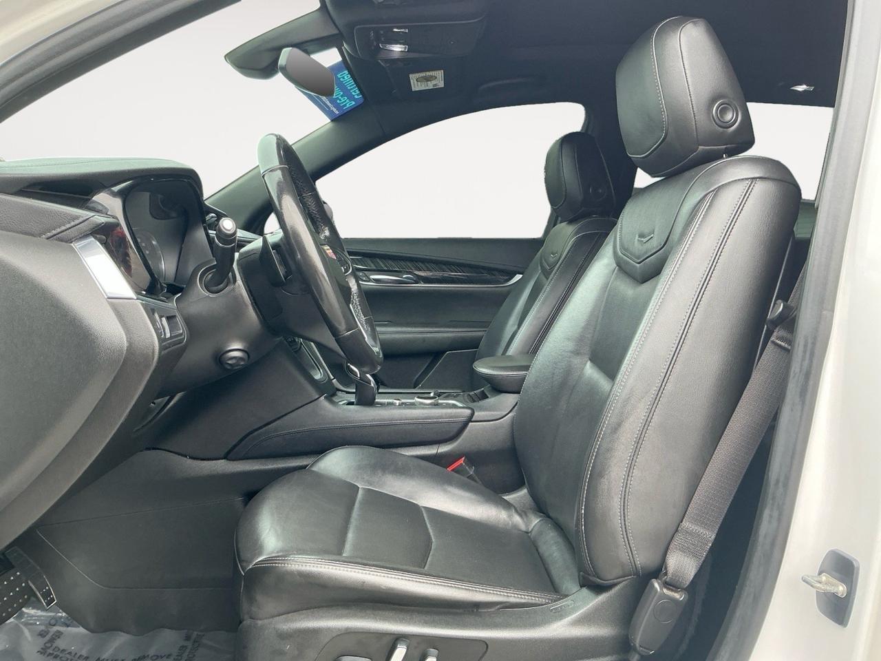 2021 Cadillac XT6 Premium Luxury, HEATED SEATS, BOSE SPEAKERS, 3RD ROW, MOONROOF, UNIVERSAL GARAGE DOOR OPENER, BLUETOOTH, POWER LIFTGATE, BACKUP CAMERA, POWER MIRRORS, REMOTE START, CLEAN CARFAX!
