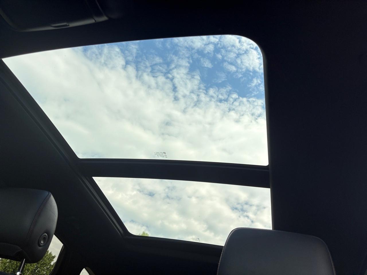 2021 Chevrolet Blazer RS, POWER LIFTGATE, PANORAMIC MOONROOF, APPLE CARPLAY/ANDROID AUTO, HEATED & VENTILATED SEATS, BACKUP CAMERA, PARKING SENSORS, ROOF RACKS, BLIND SPOT ALERT, LANE KEEP ASSIST, BLAZE THE ROAD! Virginia Beach VA
