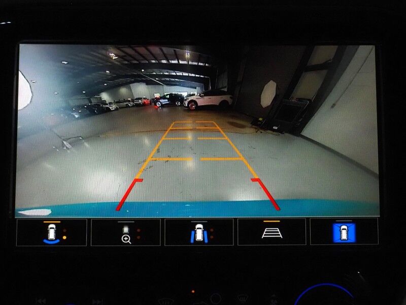 2021 Chevrolet Bolt EV Premier *BLIND SPOT & LANE DEPARTURE ALERT, SURROUND VIEW CAMERAS, 10.2 INCH COLOR TOUCHSCREEN, LEATHER, HEATED SEATS/STEERING, REMOTE START, WIRELESS CHARGING, BOSE AUDIO, APPLE CARPLAY Round Rock TX