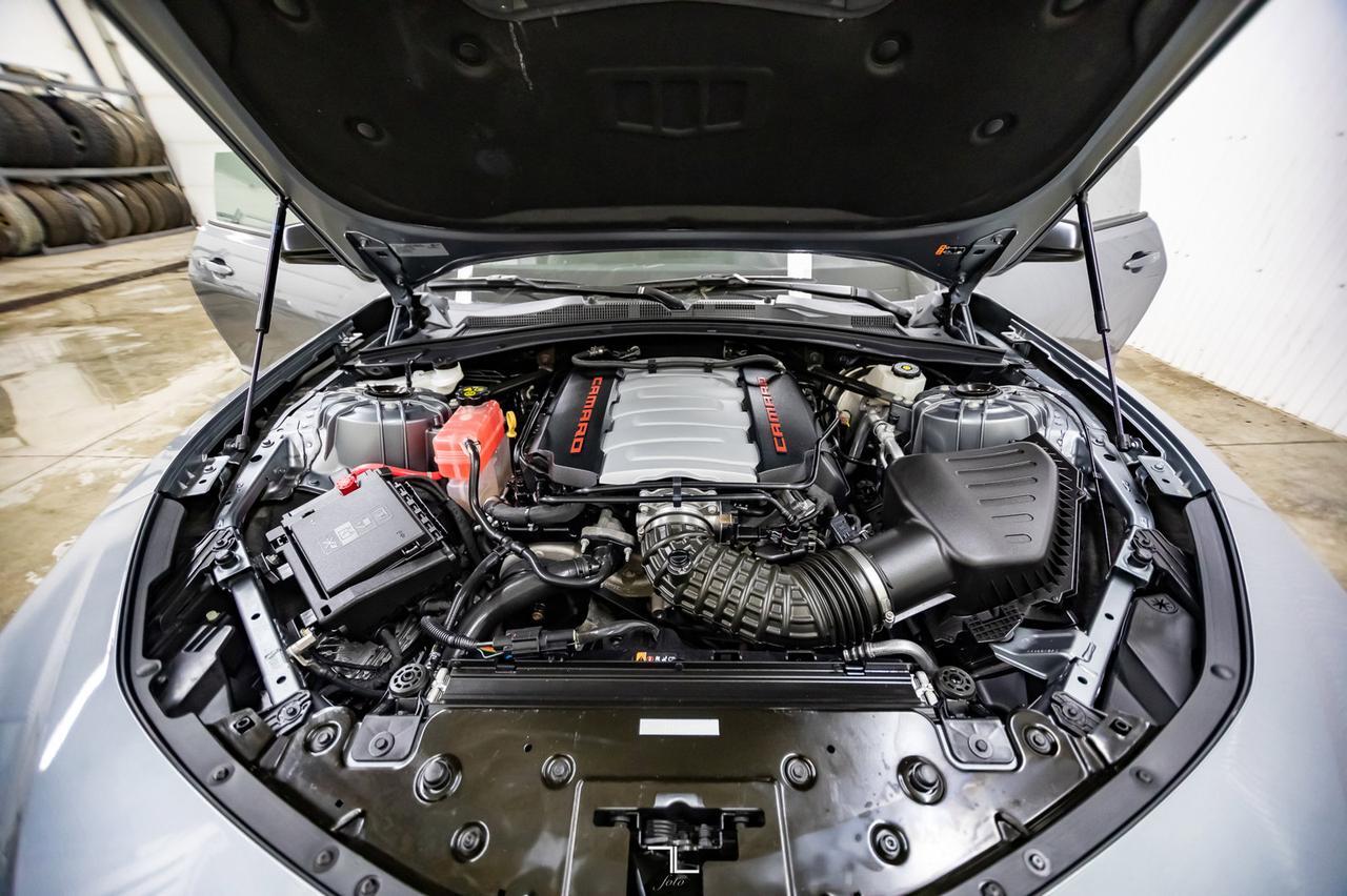 2021 Chevrolet Camaro LT1 Manual Roof BCam Red Deer AB