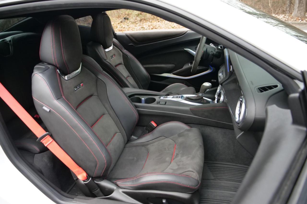 2021 Chevrolet Camaro ZL1 / Sunroof / 6.2L V8 / Recaro Seats! Lincolnton NC