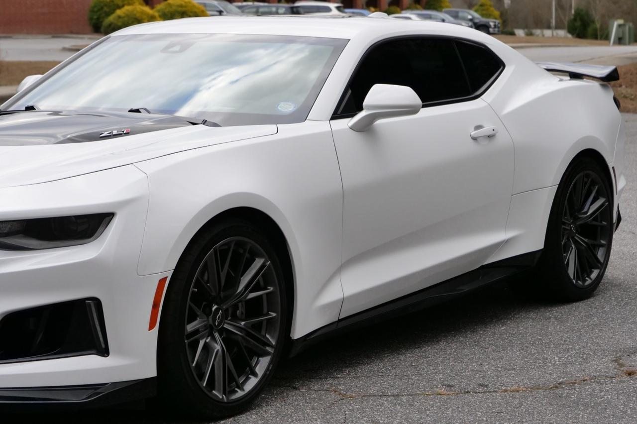 2021 Chevrolet Camaro ZL1 / Sunroof / 6.2L V8 / Recaro Seats! Lincolnton NC