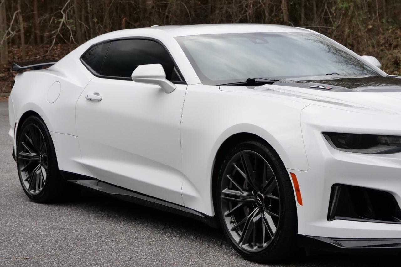 2021 Chevrolet Camaro ZL1 / Sunroof / 6.2L V8 / Recaro Seats! Lincolnton NC