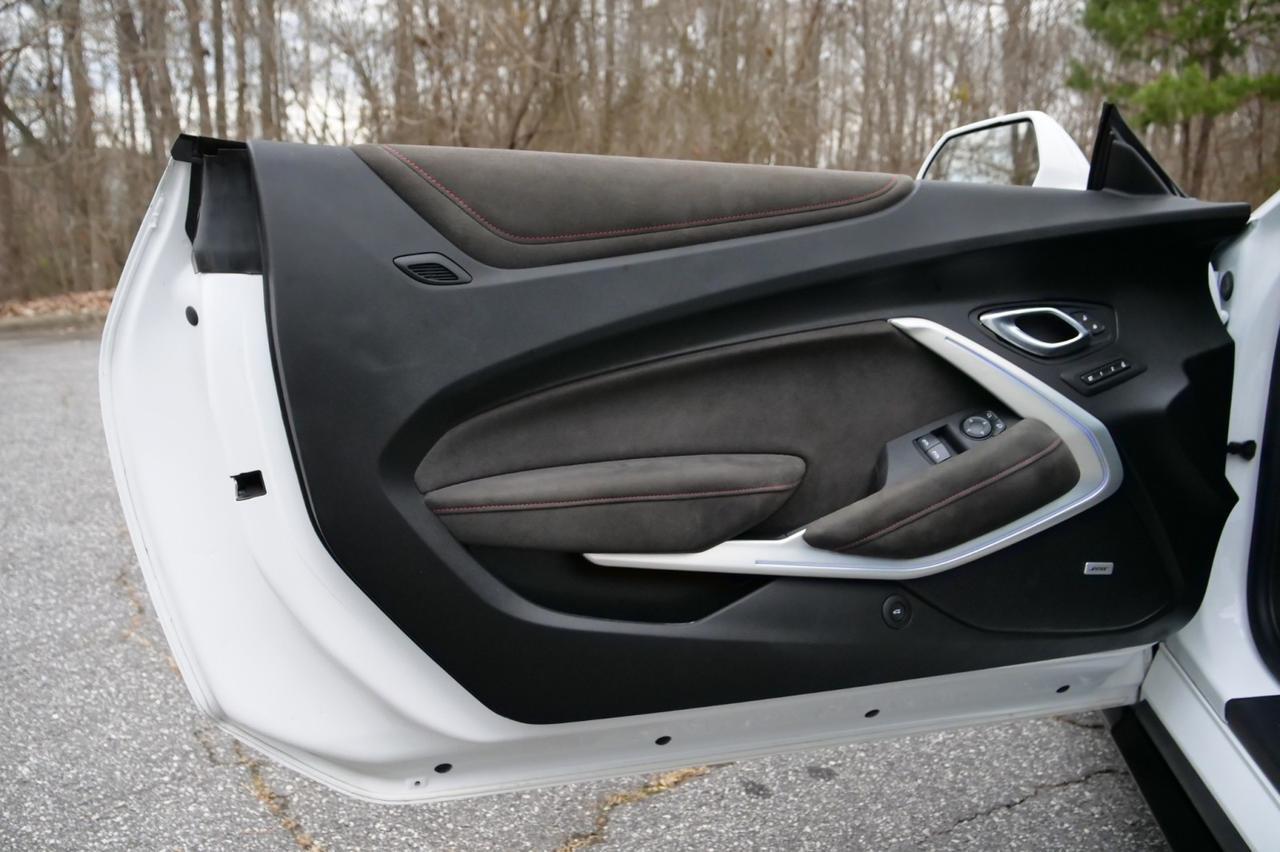 2021 Chevrolet Camaro ZL1 / Sunroof / 6.2L V8 / Recaro Seats! Lincolnton NC