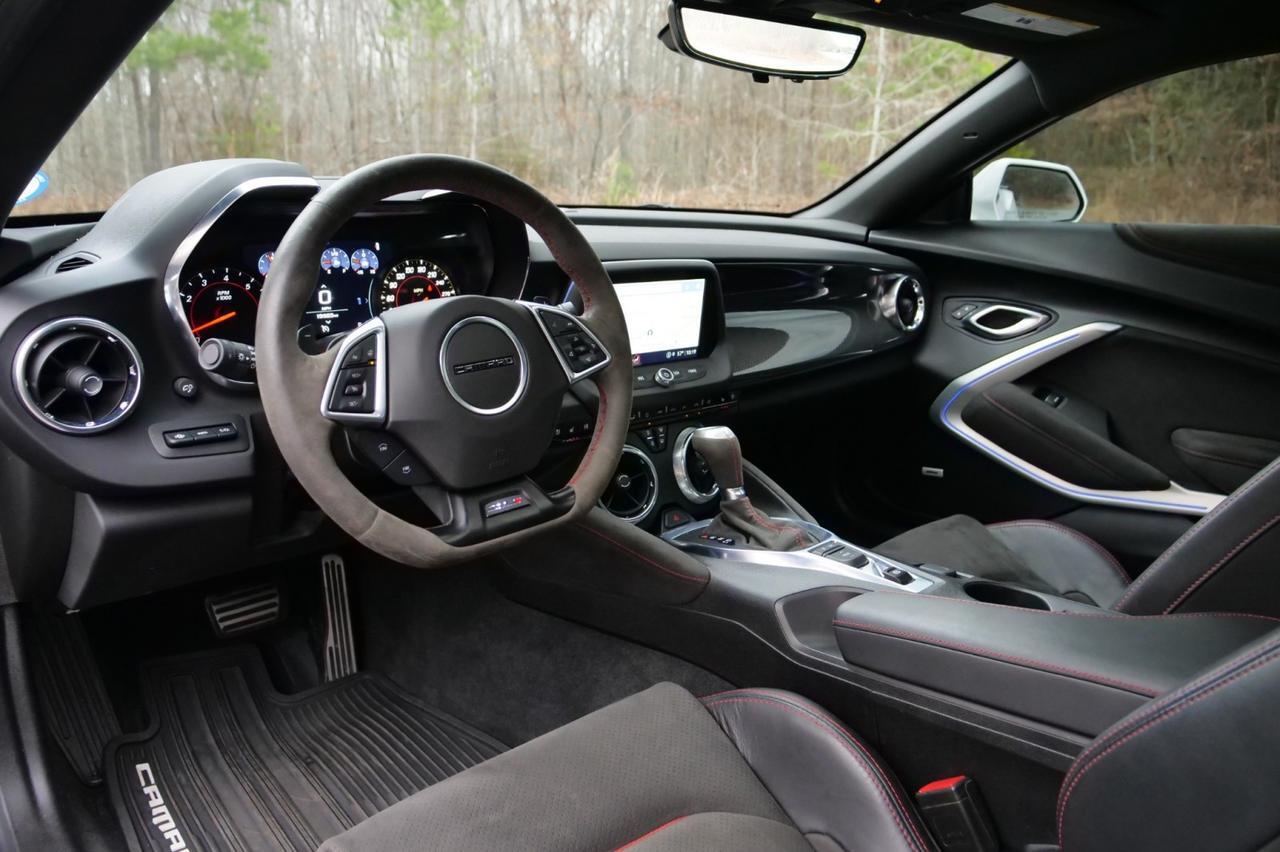 2021 Chevrolet Camaro ZL1 / Sunroof / 6.2L V8 / Recaro Seats! Lincolnton NC