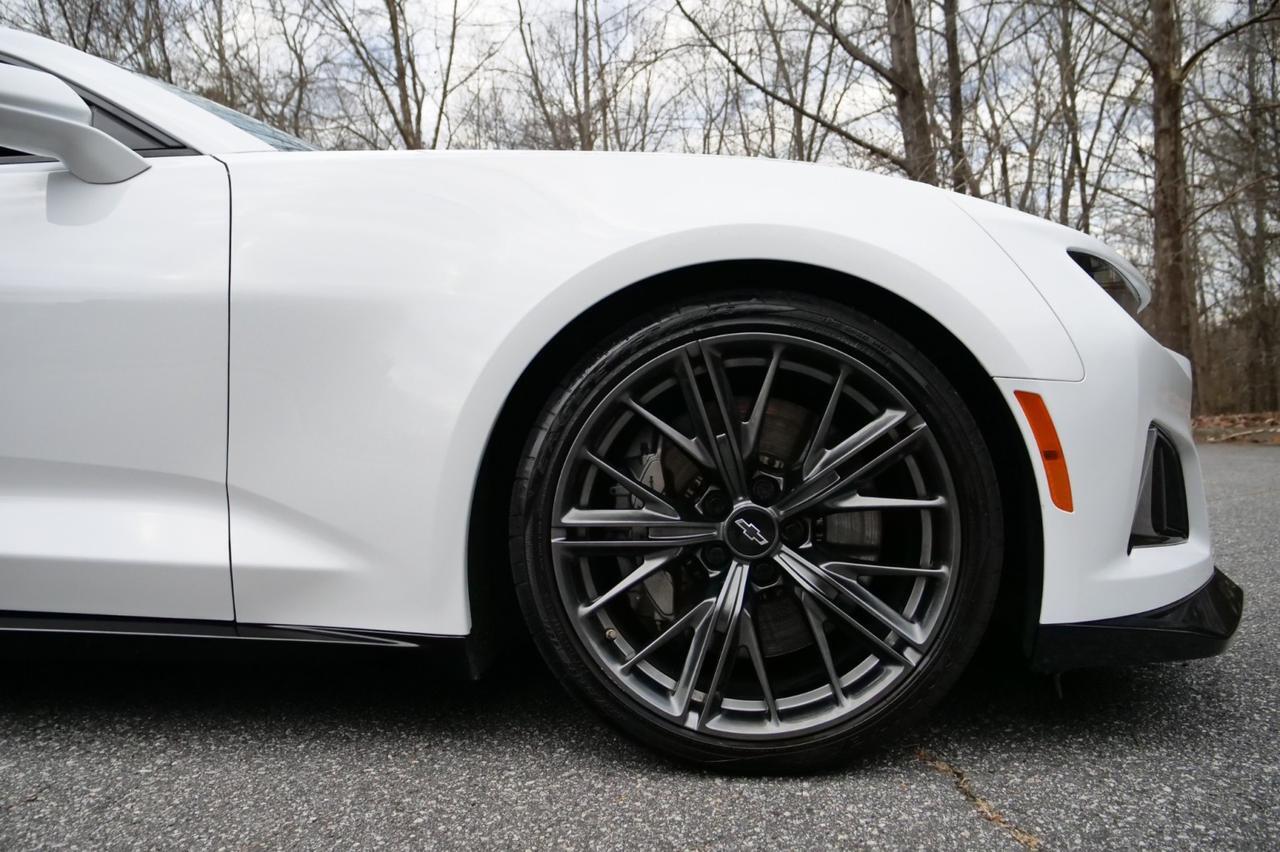 2021 Chevrolet Camaro ZL1 / Sunroof / 6.2L V8 / Recaro Seats! Lincolnton NC