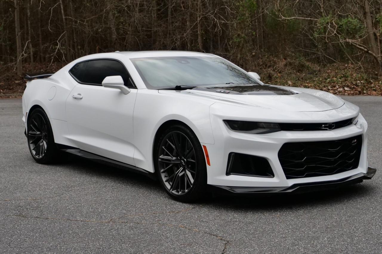 2021 Chevrolet Camaro ZL1 / Sunroof / 6.2L V8 / Recaro Seats! Lincolnton NC