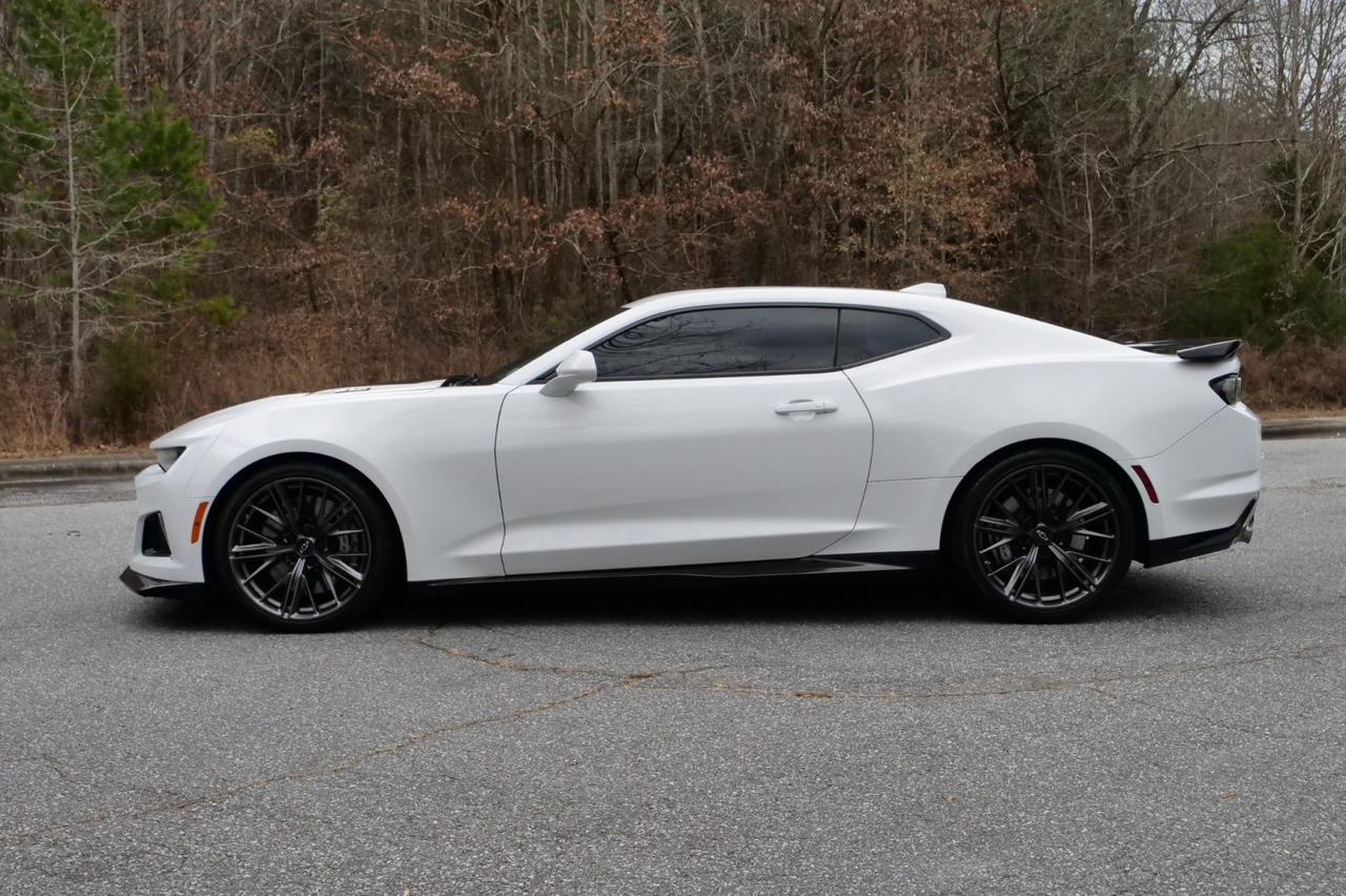 2021 Chevrolet Camaro ZL1 / Sunroof / 6.2L V8 / Recaro Seats! Lincolnton NC