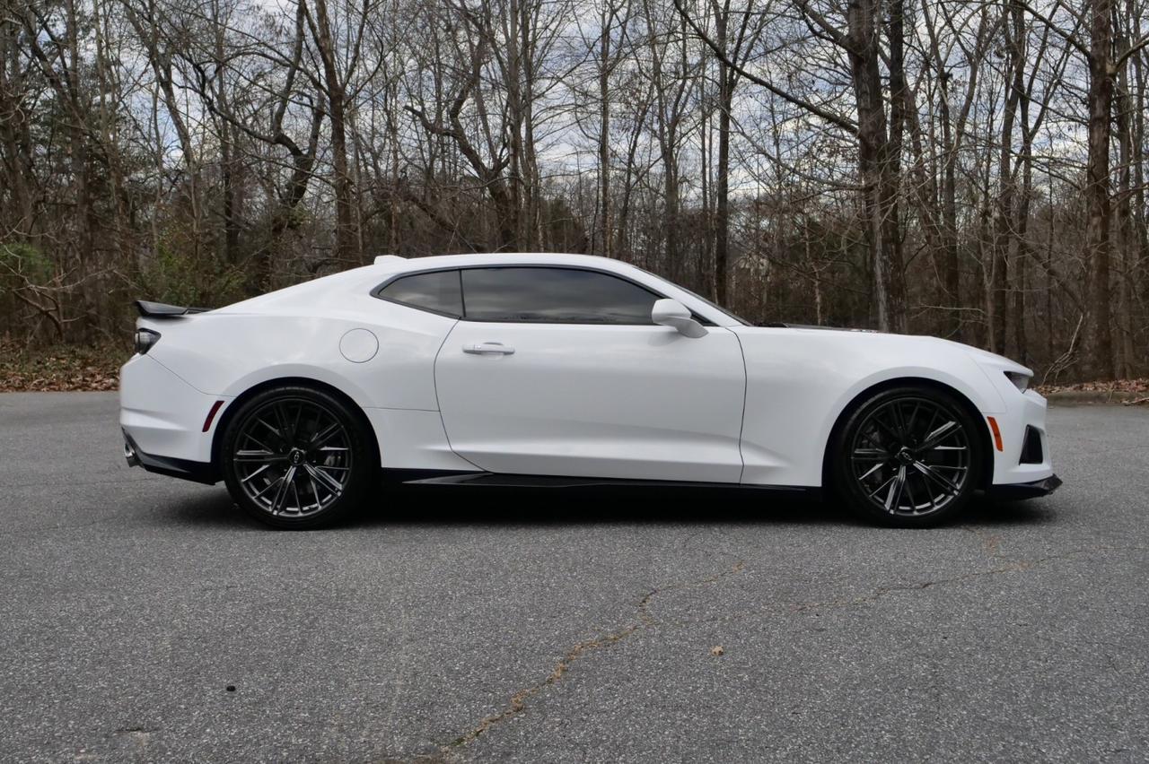 2021 Chevrolet Camaro ZL1 / Sunroof / 6.2L V8 / Recaro Seats! Lincolnton NC
