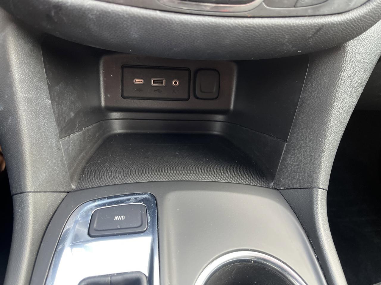 2021 Chevrolet Equinox LT AWD Conf&ConvPkg w/18s HtdSeats PwrLiftgate RemoteStart FogLights BlackBowties Saukville WI