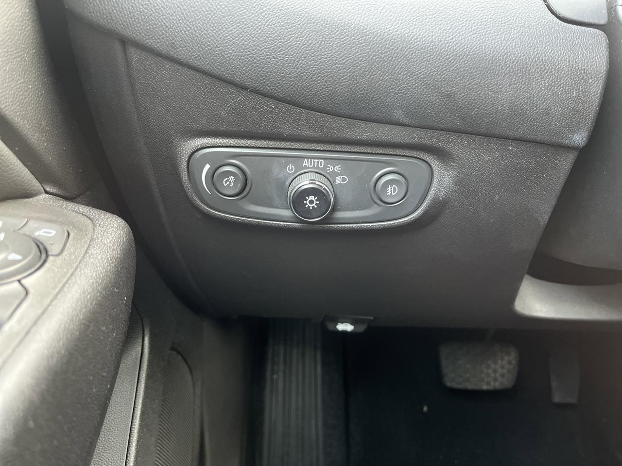 2021 Chevrolet Equinox LT AWD Conf&ConvPkg w/18s HtdSeats PwrLiftgate RemoteStart FogLights BlackBowties Saukville WI