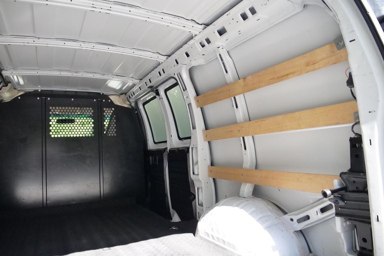 2021 Chevrolet Express 2500 Cargo Van / 6.6L V8 / Convenience Package Lincolnton NC