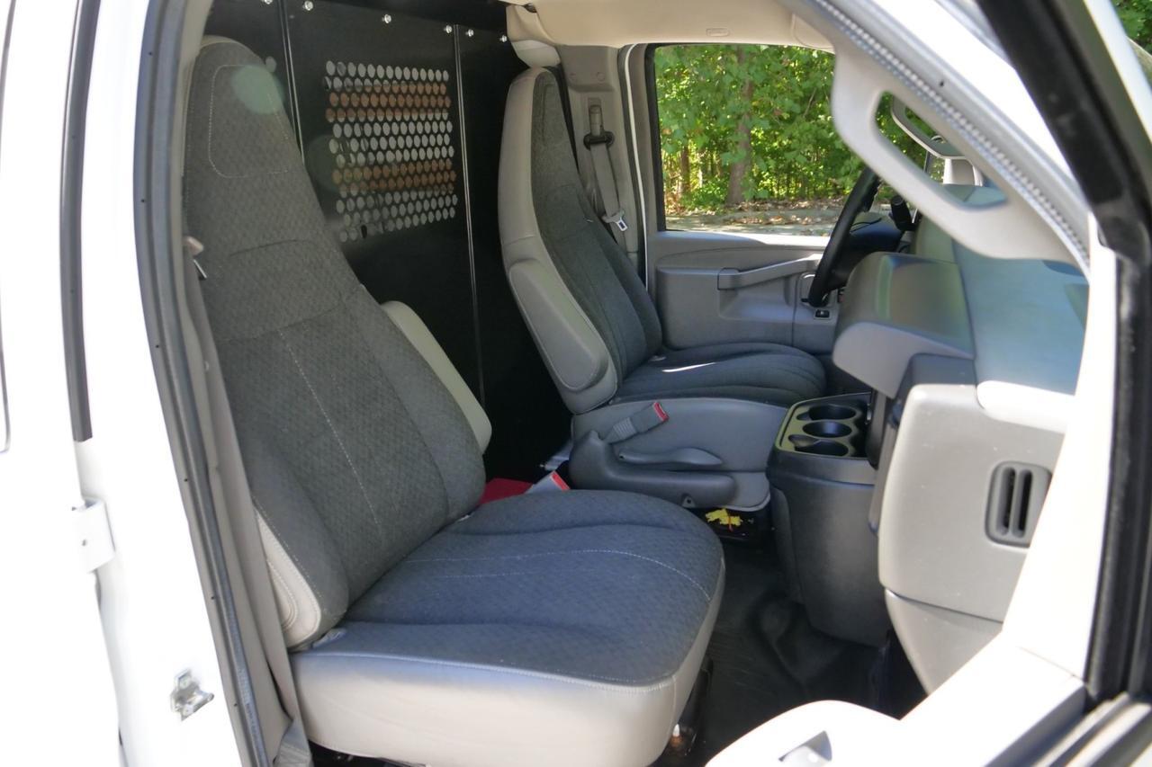 2021 Chevrolet Express 2500 Cargo Van / 6.6L V8 / Convenience Package Lincolnton NC