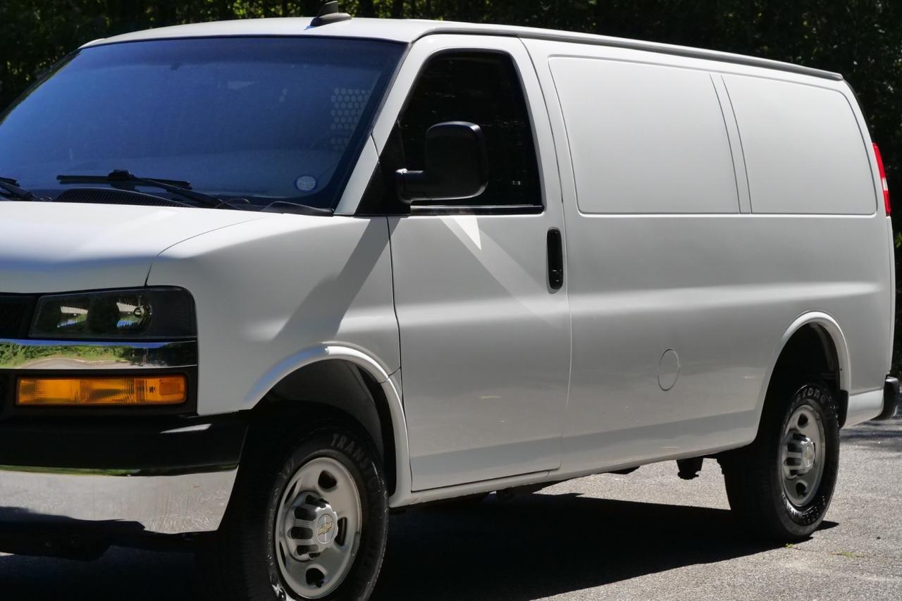 2021 Chevrolet Express 2500 Cargo Van / 6.6L V8 / Convenience Package Lincolnton NC