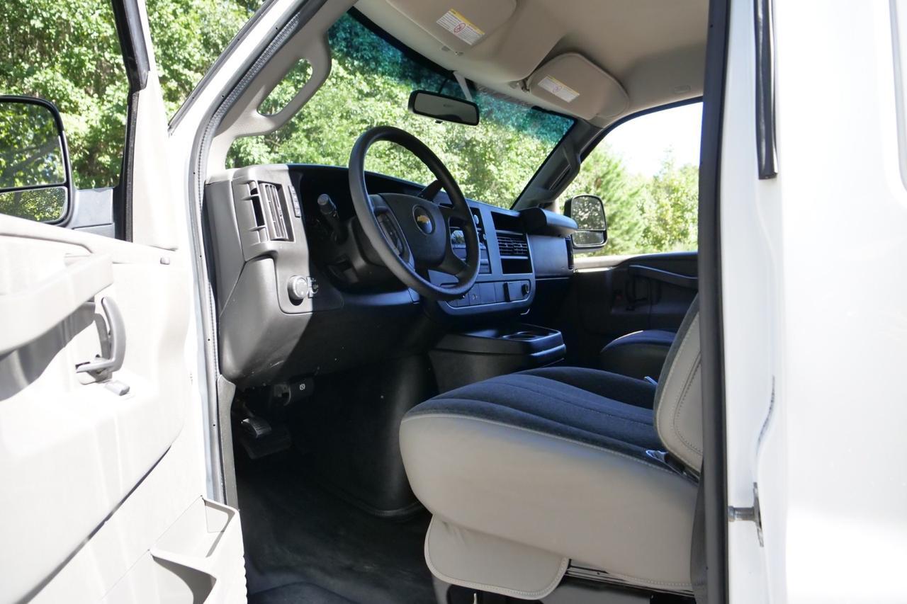 2021 Chevrolet Express 2500 Cargo Van / 6.6L V8 / Convenience Package Lincolnton NC