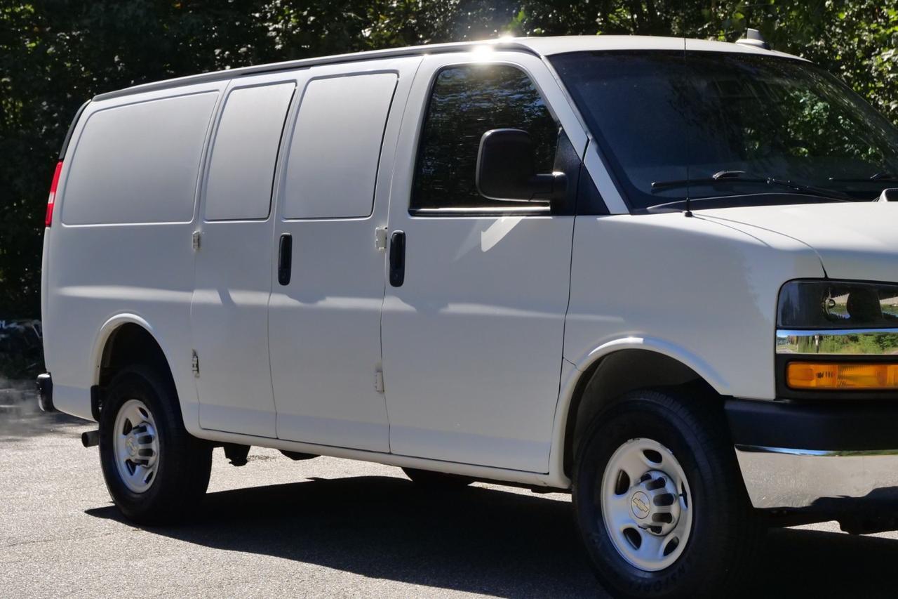 2021 Chevrolet Express 2500 Cargo Van / 6.6L V8 / Convenience Package Lincolnton NC
