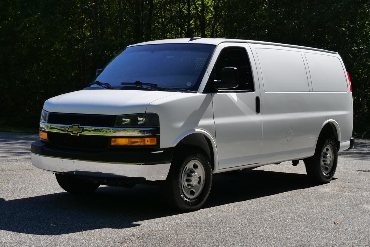 2021 Chevrolet Express 2500 Cargo Van / 6.6L V8 / Convenience Package Lincolnton NC