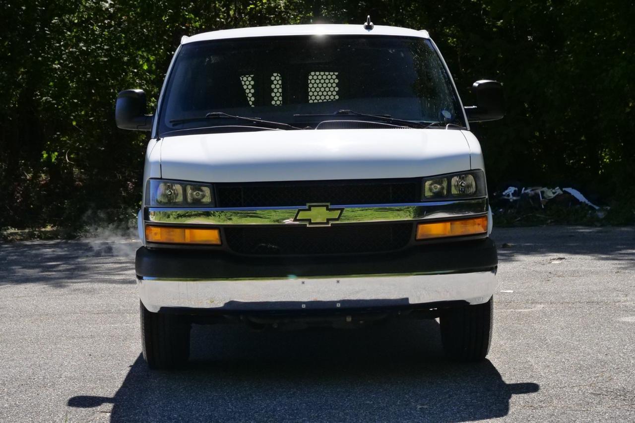 2021 Chevrolet Express 2500 Cargo Van / 6.6L V8 / Convenience Package Lincolnton NC