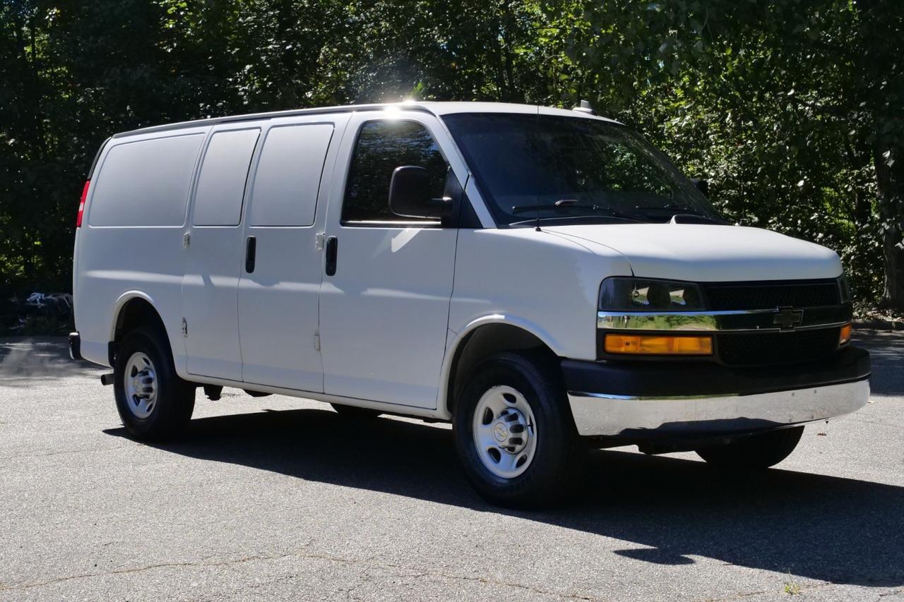 2021 Chevrolet Express 2500 Cargo Van / 6.6L V8 / Convenience Package Lincolnton NC