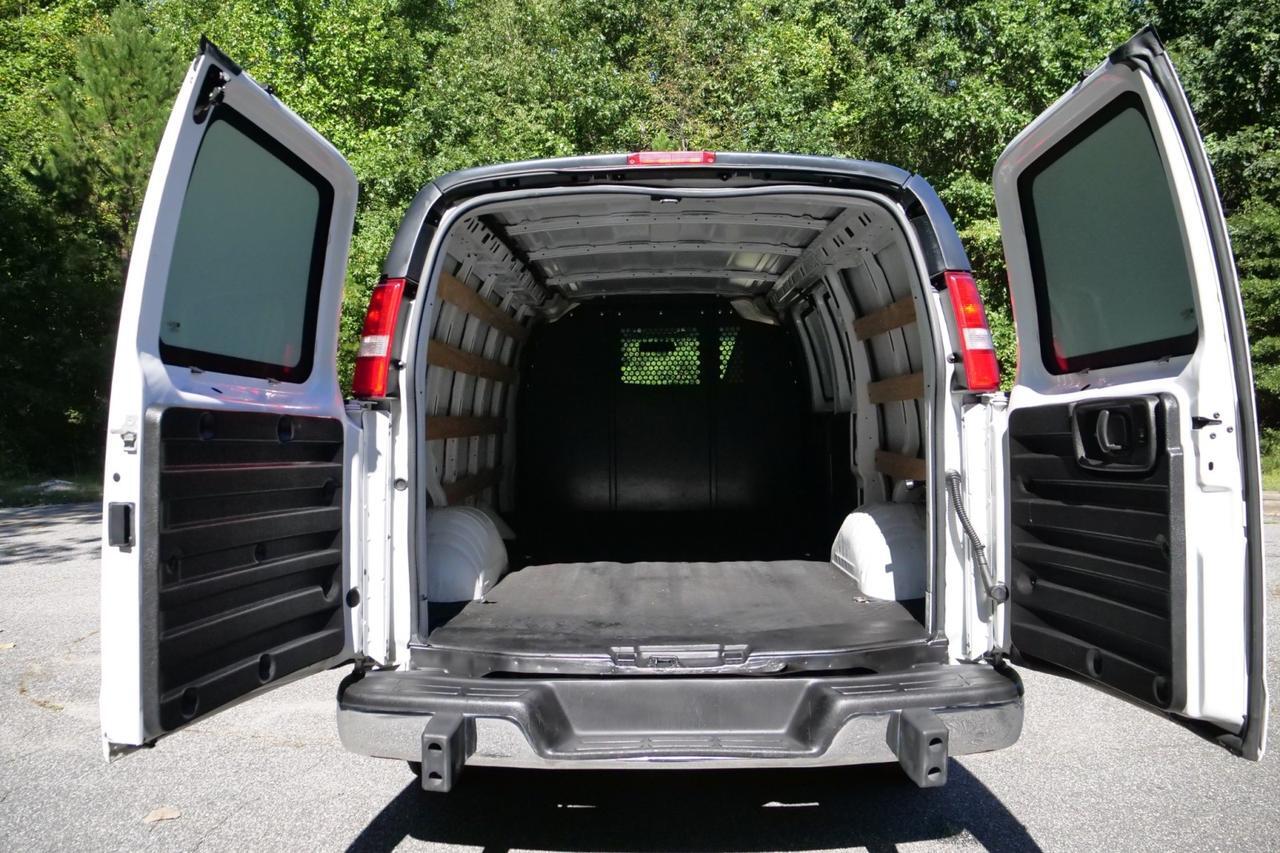 2021 Chevrolet Express 2500 Cargo Van / 6.6L V8 / Convenience Package Lincolnton NC
