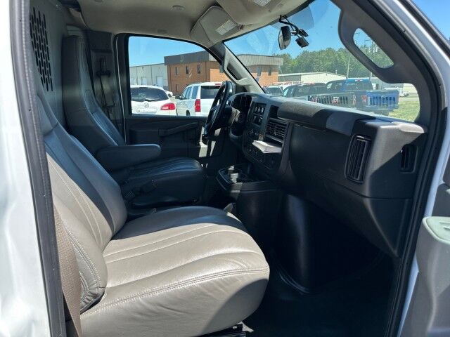 2021 Chevrolet Express 2500 Cargo Van w/ Ladder Rack & Bin Pkg Ashland VA